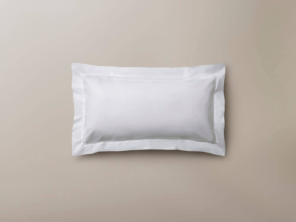 Oxford pillowcase with white cording